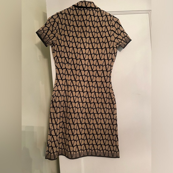 Authentic Valentino v logo dress size xs/s - Picture 5 of 7